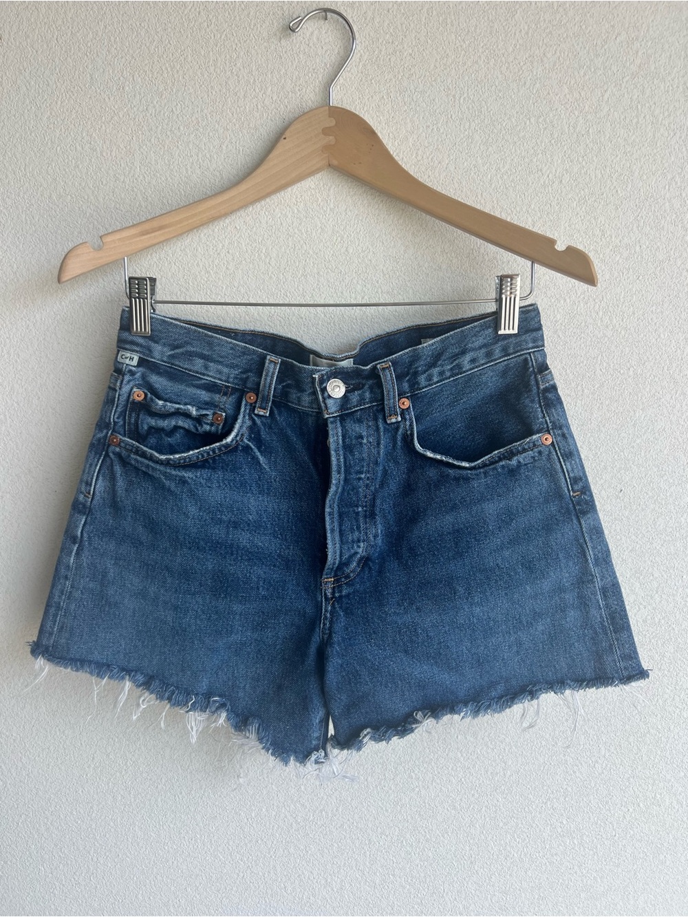Citizens of humanity Annabelle long shorts in dark wash, raw hem